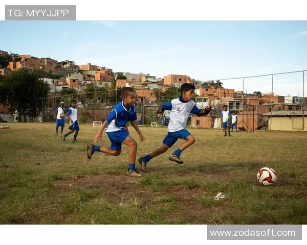 足球明星精彩瞬间丝滑剪辑视频带你领略绿茵场上的绝妙技艺与激情时刻